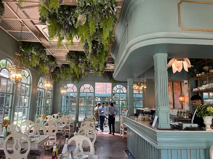 Cafe De Flora Outdoor Seating